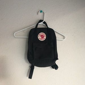 FAKE Fjallraven Kanken